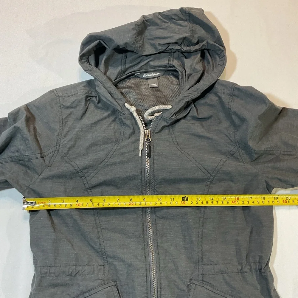 Eddie Bauer Dark Gray Rain Coat Light Parka Size M, Shell 73% Nylon Hood Pockets